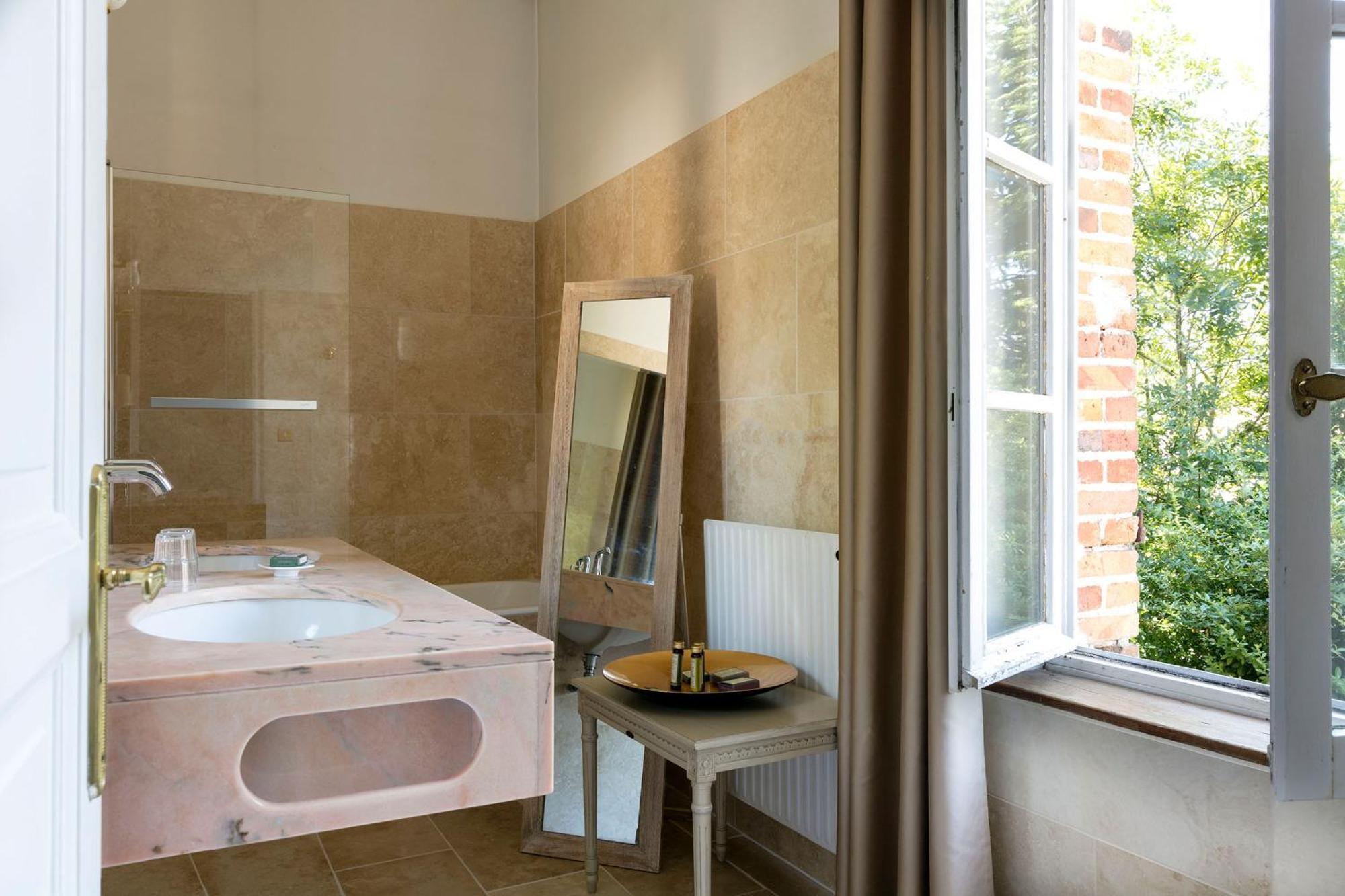 Hostellerie Du Chateau Les Muids La Ferté-Saint-Aubin エクステリア 写真