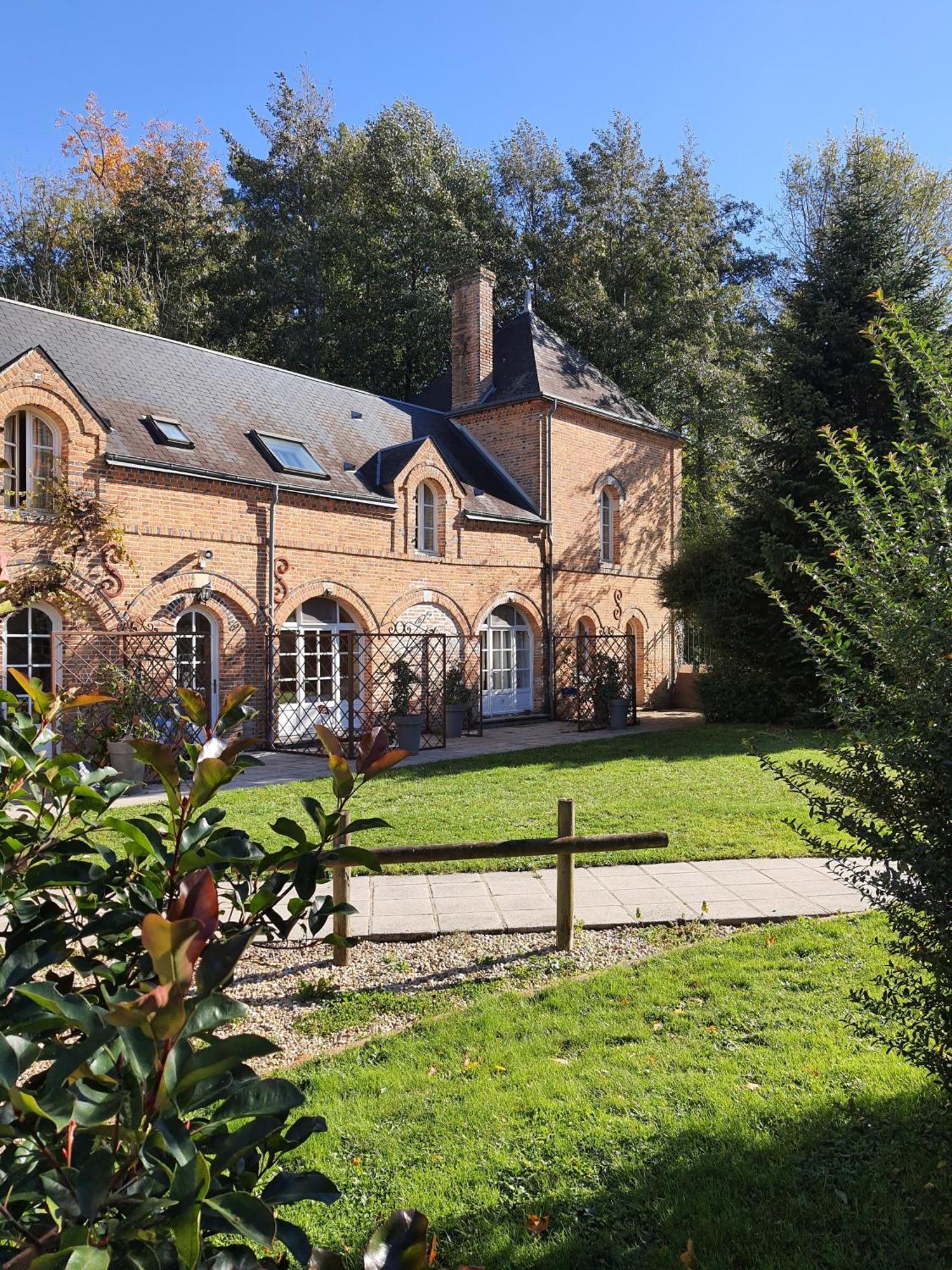 Hostellerie Du Chateau Les Muids La Ferté-Saint-Aubin エクステリア 写真