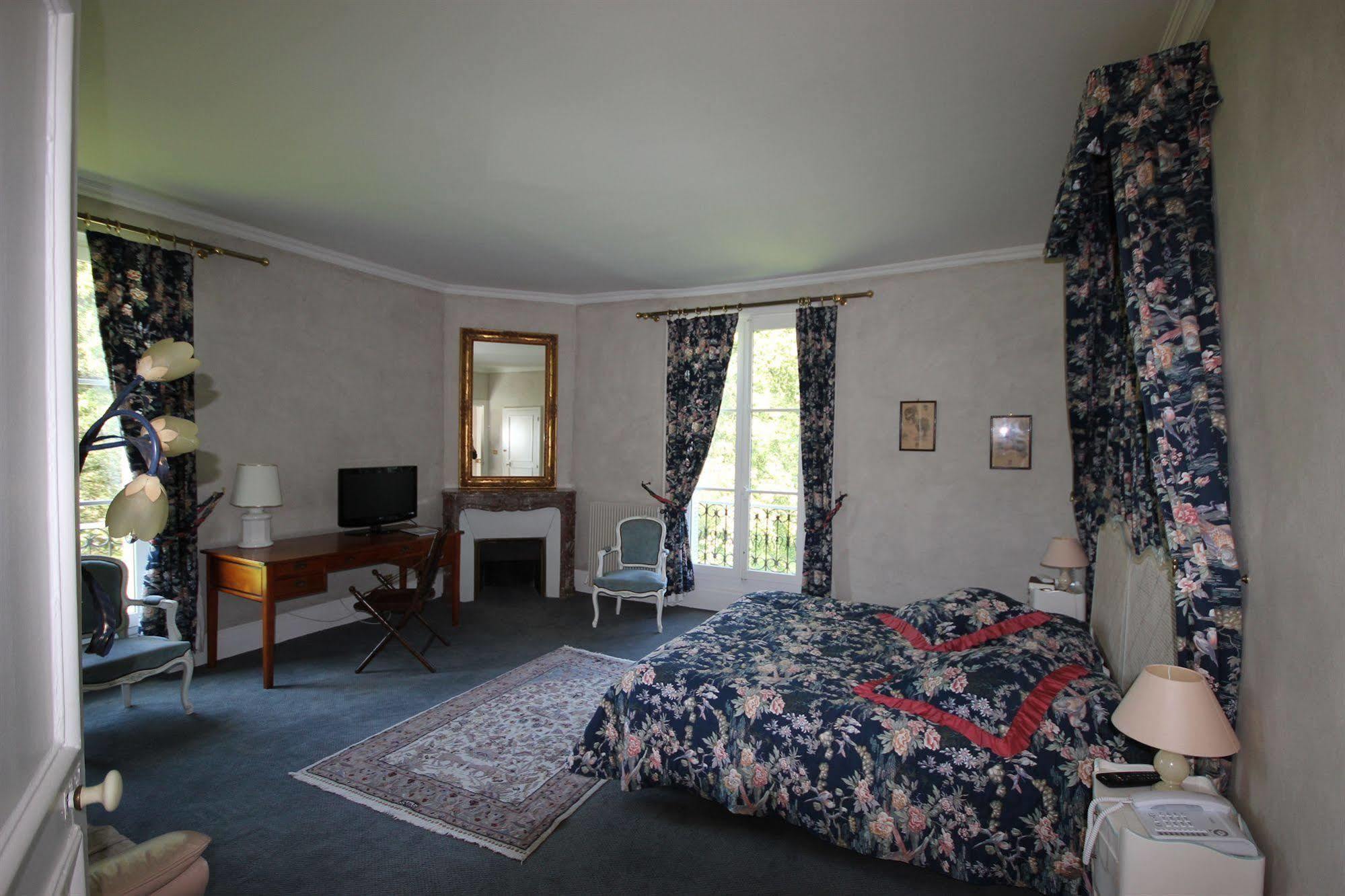 Hostellerie Du Chateau Les Muids La Ferté-Saint-Aubin エクステリア 写真