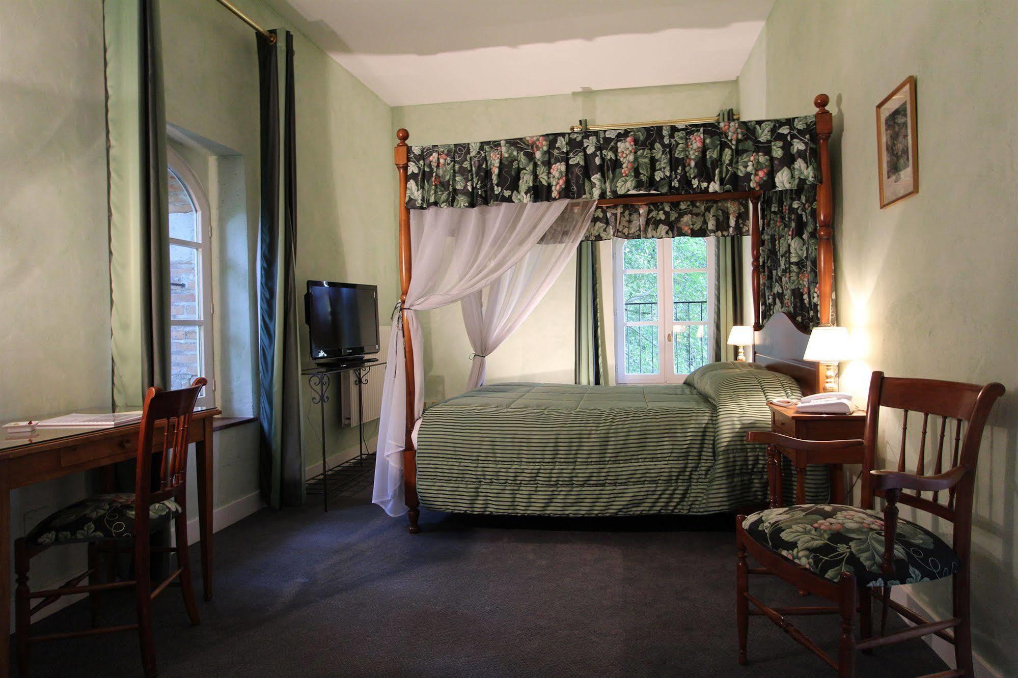 Hostellerie Du Chateau Les Muids La Ferté-Saint-Aubin エクステリア 写真